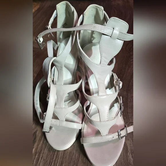Beau & Ashe sporty gladiator gray & white heels STUNNING  Sz7.5 - Picture 7 of 10